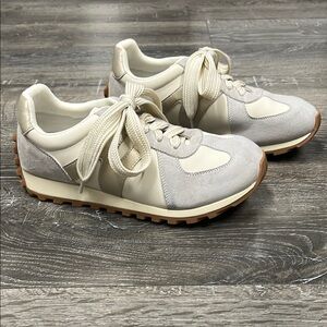 Women’s Somiliss Cream and Gray  Sneakers size 9